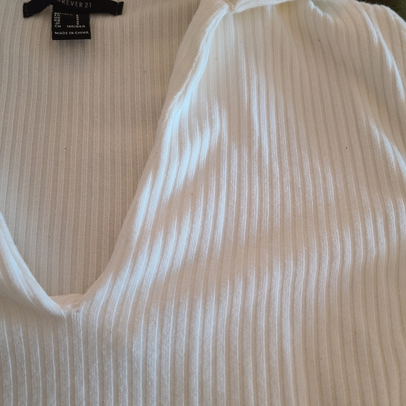 Top - Picture 2 of 3